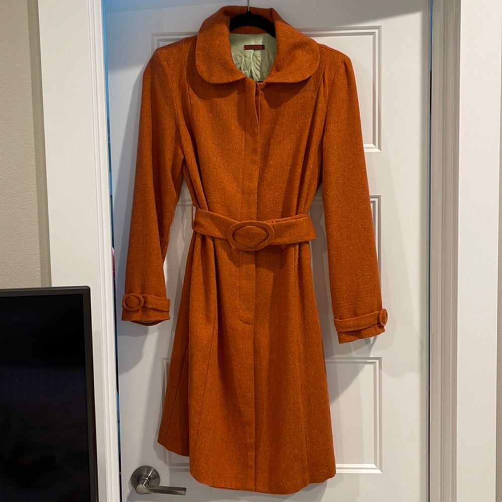Rare-Vintage 1980s does 1940s-1960s. Has shoulder pads